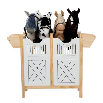 Pferdebox für 4 Steckenpferde